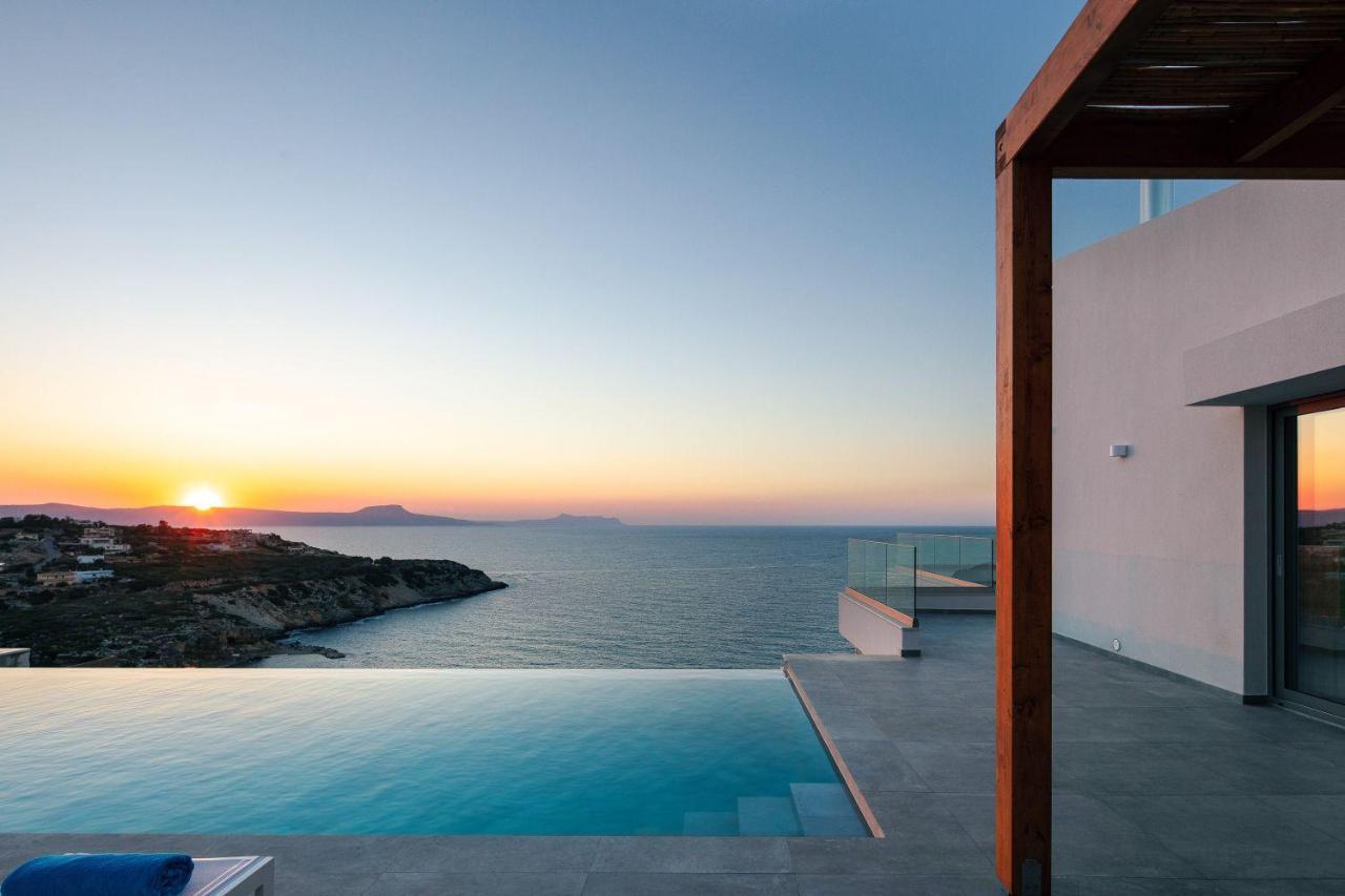 Villa Balance Gerani  Luaran gambar