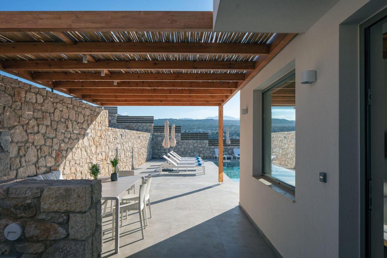 Villa Balance Gerani  Luaran gambar
