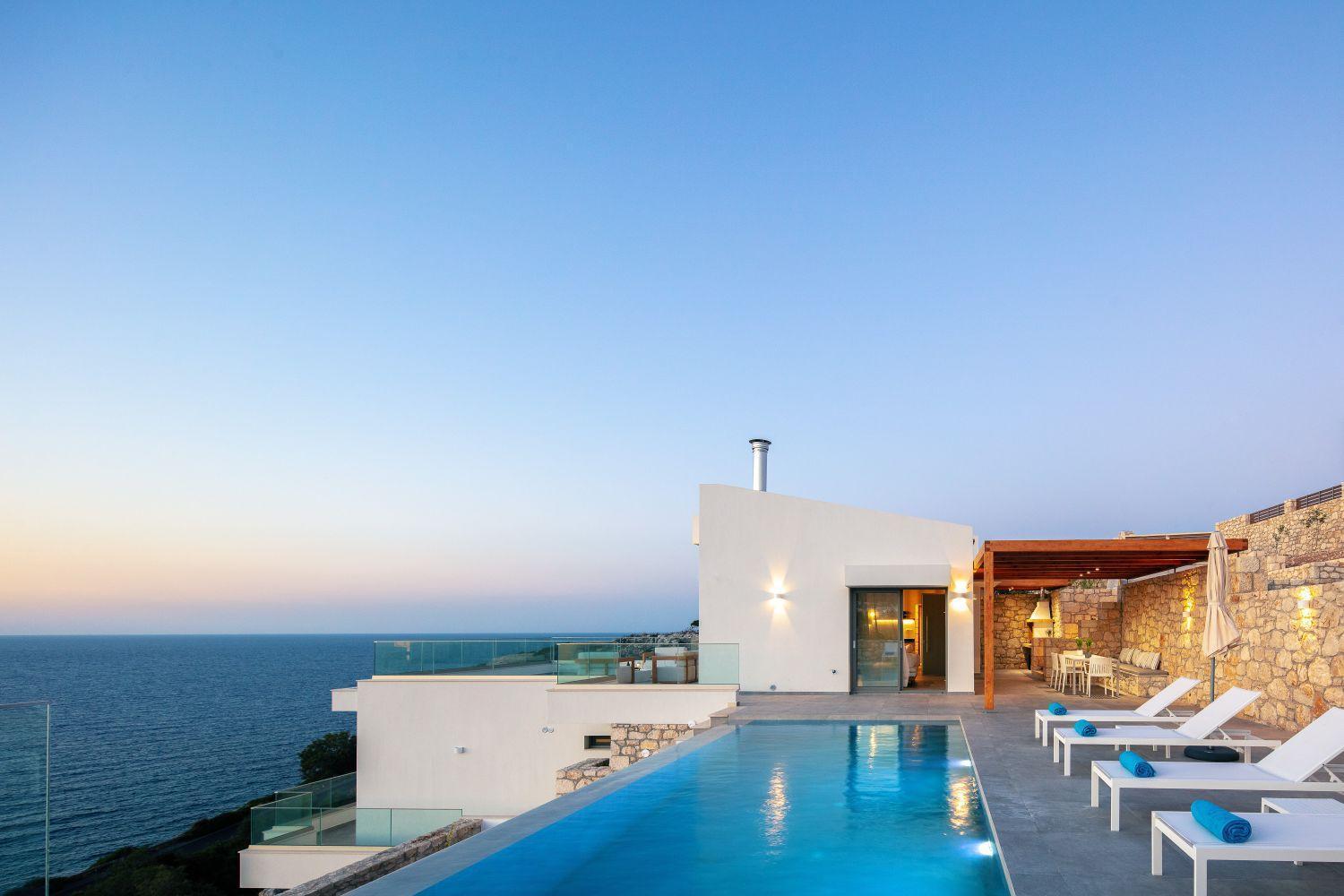 Villa Balance Gerani  Luaran gambar
